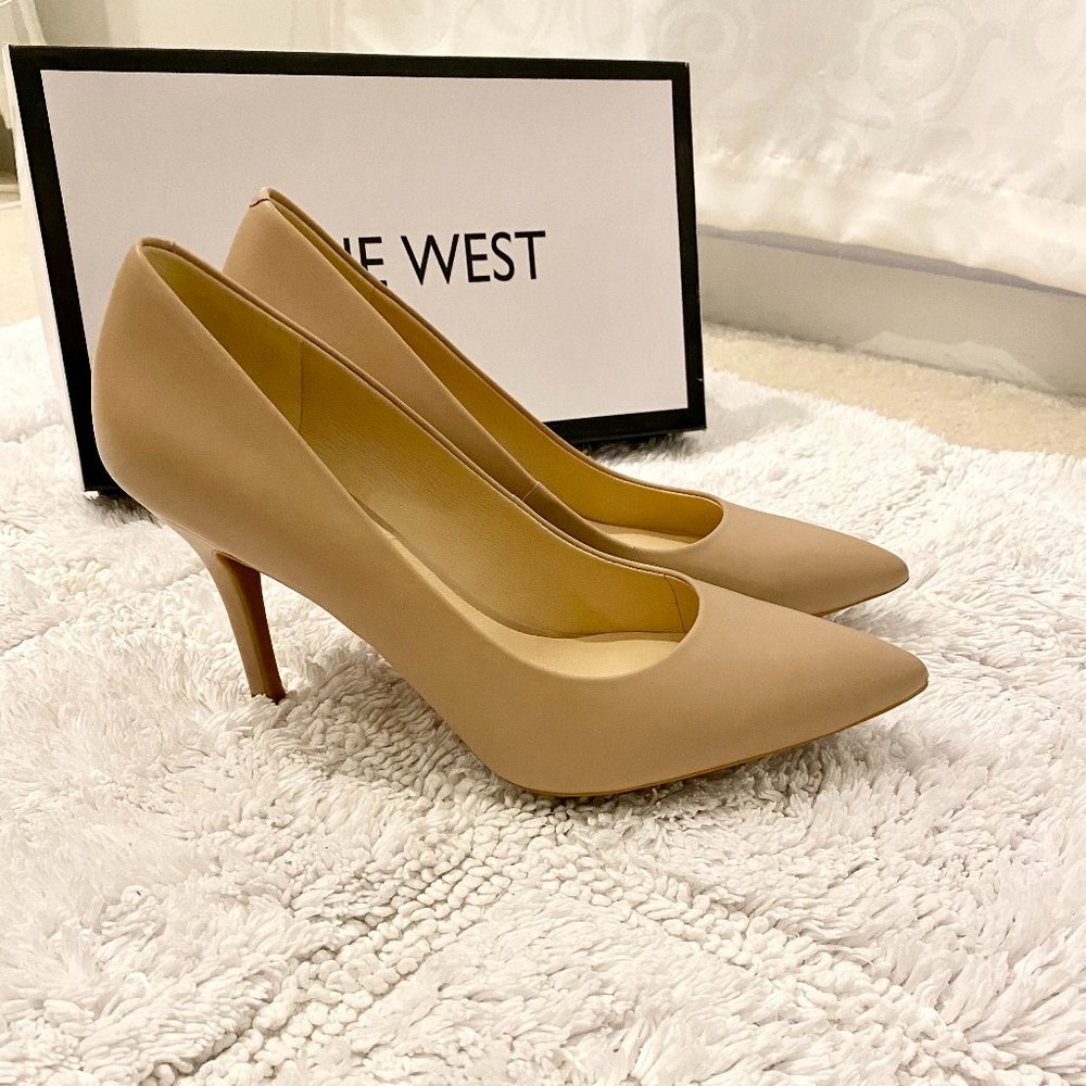 Nine West 9x9 Pointy Toe pump (Nude)